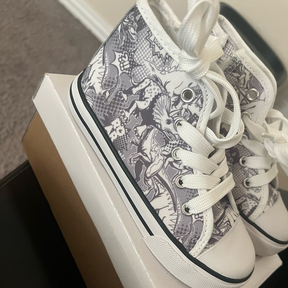 NWT Natural Steps White and Gray Dinosaur Sneakers